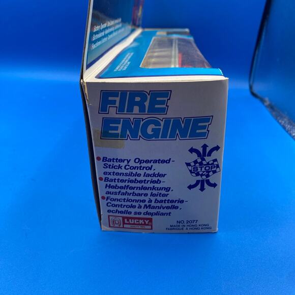 LUCKY TOYS - HONG KONG - VINTAGE PLASTIC -BATTERY OPERATED FIRE TRUCK NO.2077 - Picture 11 of 12